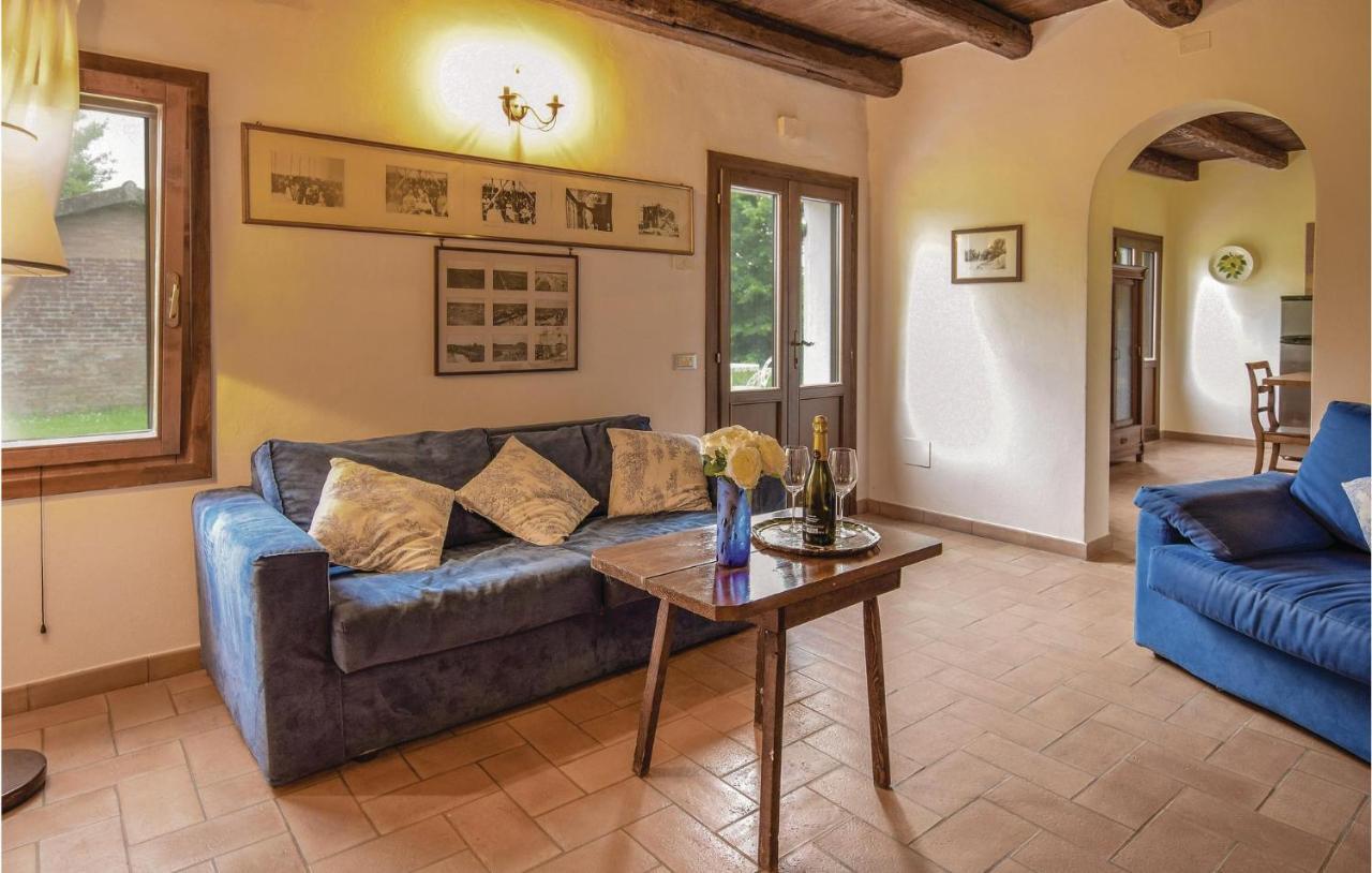 2 Bedroom Awesome Home In Taglio Di Po Ro Porto Viro Exterior foto